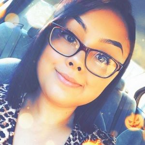Meet your Posher, Adriana